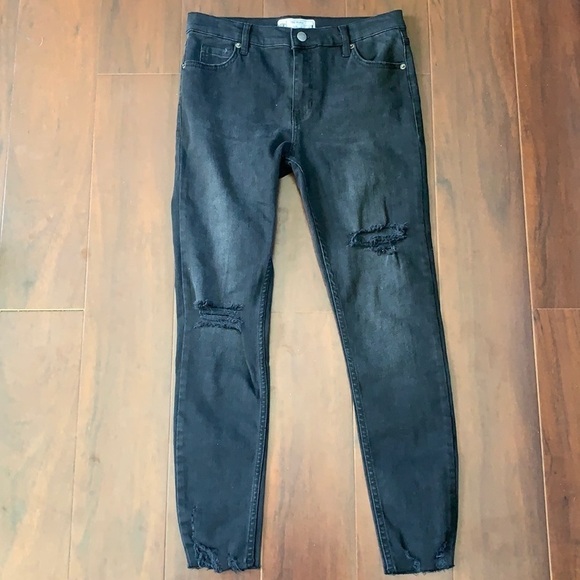 Free People Denim - Free people distressed raw hem skinny jeans